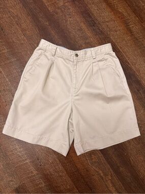 Vintage 90’s Liz Claiborne Petite Khaki Shorts Womens Sz 8P Pleated High Rise